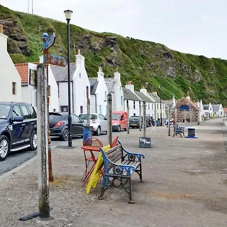 Fisherman'S Cottage In Pennan Exterior photo