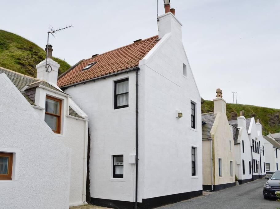 Holiday home Fisherman's In Pennan